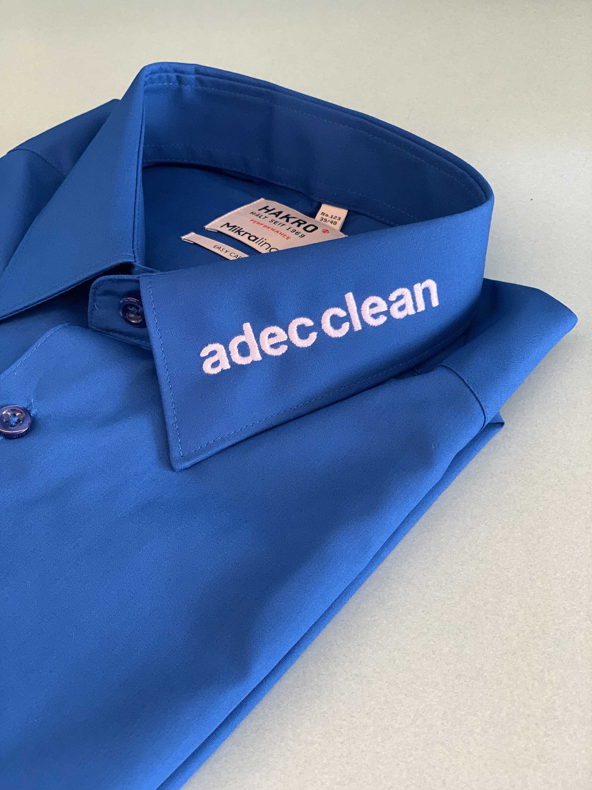 Adec Clean blau Stitchit AG - Die St. Galler Stickerei
