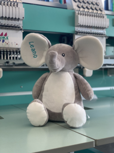 Elefant bestickt Stitchit AG - Die St. Galler Stickerei