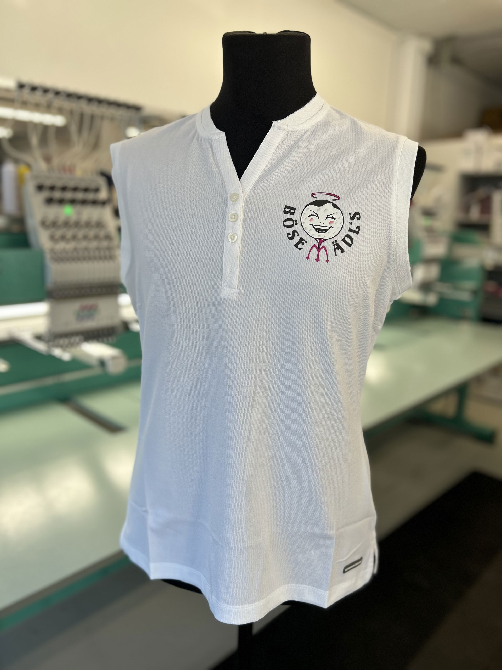 Boese Maedels Shirts Stitchit AG - Die St. Galler Stickerei