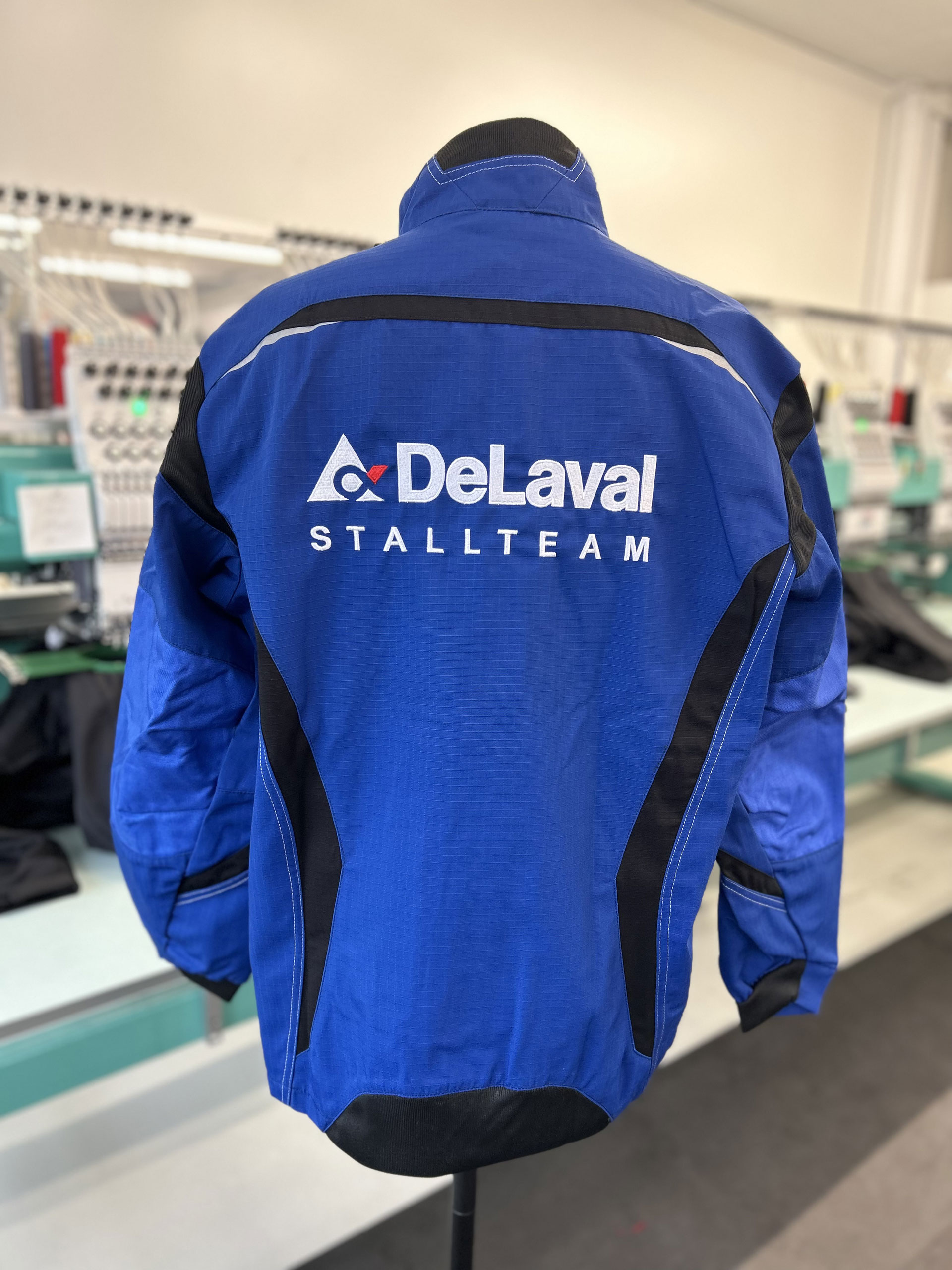 De Laval Ruecken Stitchit AG - Die St. Galler Stickerei