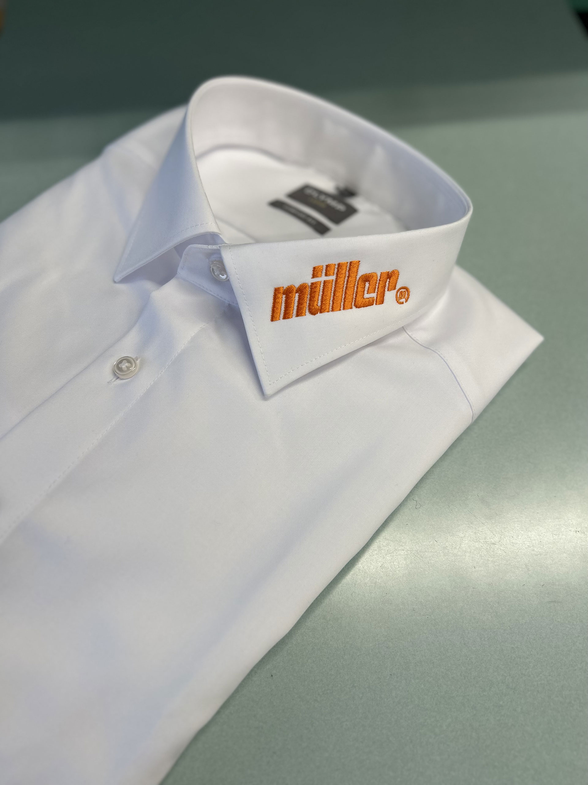Mueller Hemd Stitchit AG - Die St. Galler Stickerei