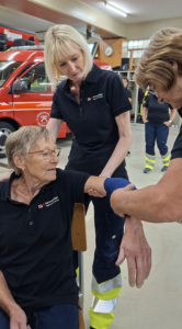 Samariterübung3 Samariteruebung3 Stitchit AG - Die St. Galler Stickerei